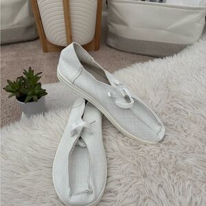 SHEIN White Canvas Slip-On Sneakers